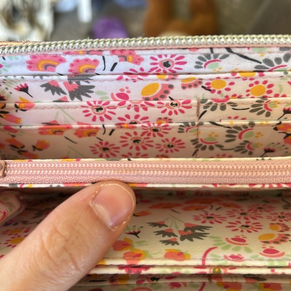 RARE Vera Bradley Rose Gold Accordian Style Wallet/Wristlet - Picture 10 of 12